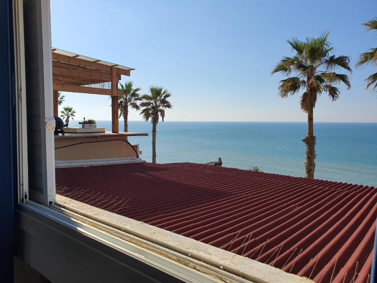 Magic On The Sea-Suites With A Private Jacuzzi And A Private Sea View Netanya Exterior photo
