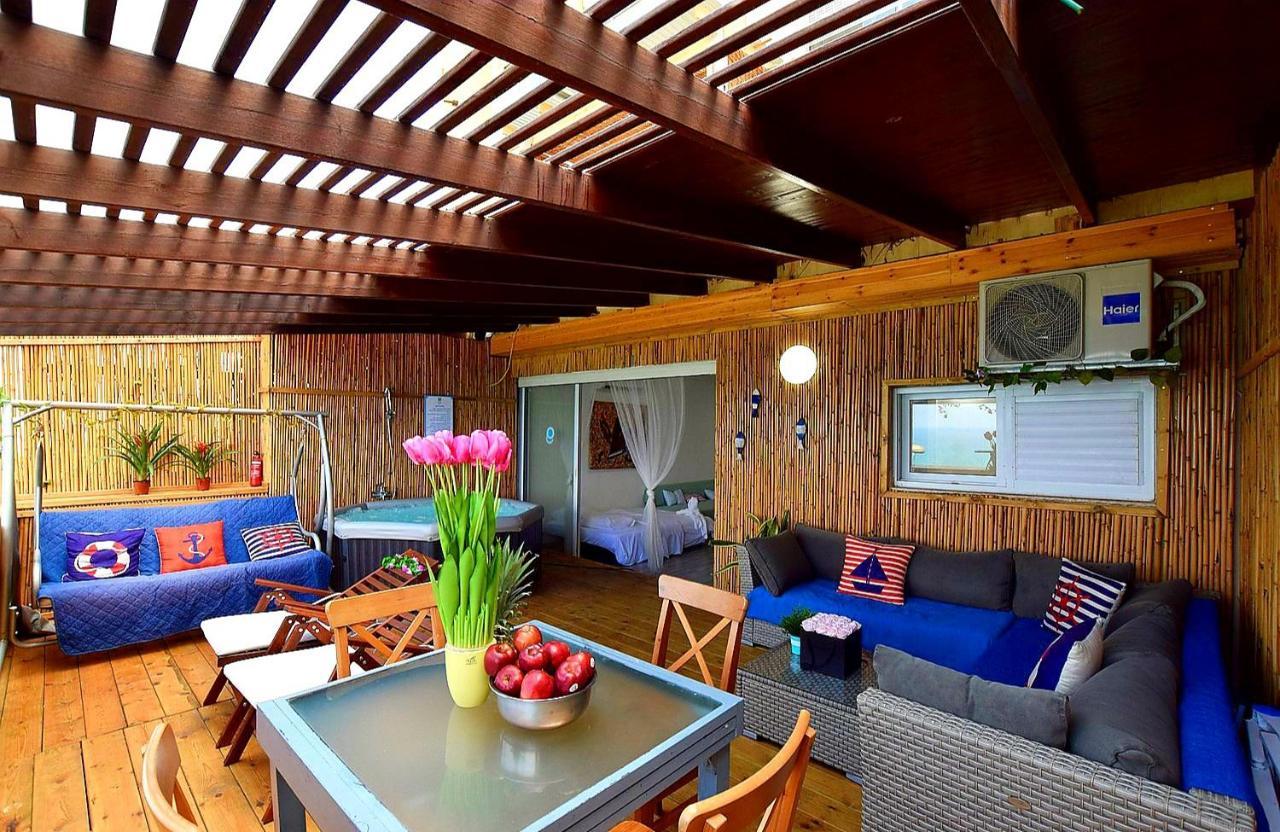 Magic On The Sea-Suites With A Private Jacuzzi And A Private Sea View Netanya Exterior photo