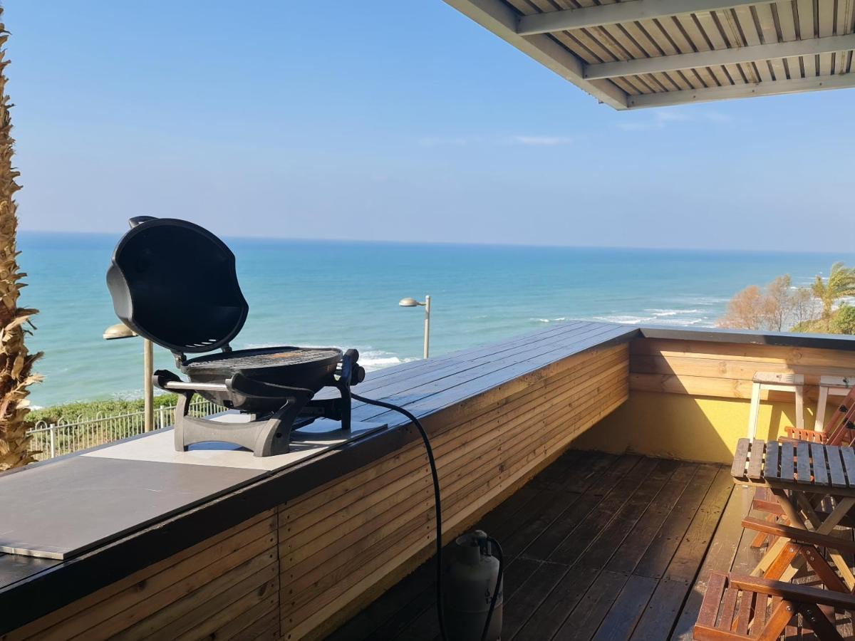 Magic On The Sea-Suites With A Private Jacuzzi And A Private Sea View Netanya Exterior photo