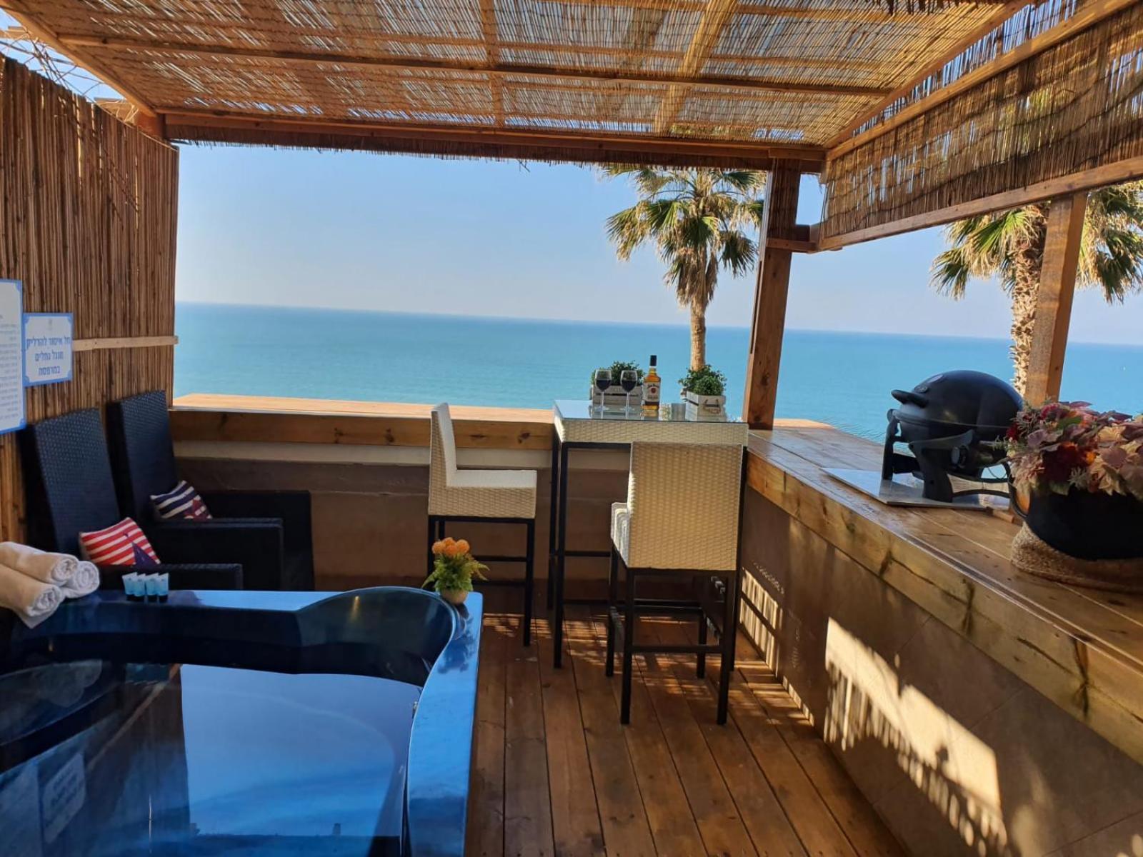 Magic On The Sea-Suites With A Private Jacuzzi And A Private Sea View Netanya Room photo