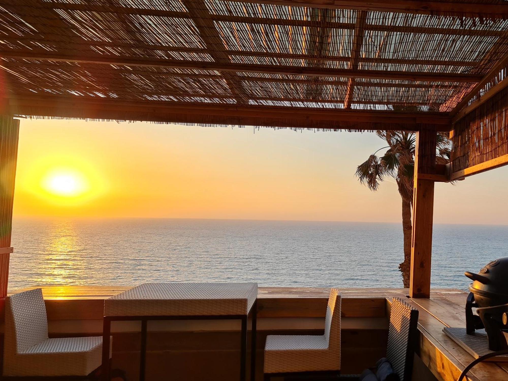 Magic On The Sea-Suites With A Private Jacuzzi And A Private Sea View Netanya Room photo